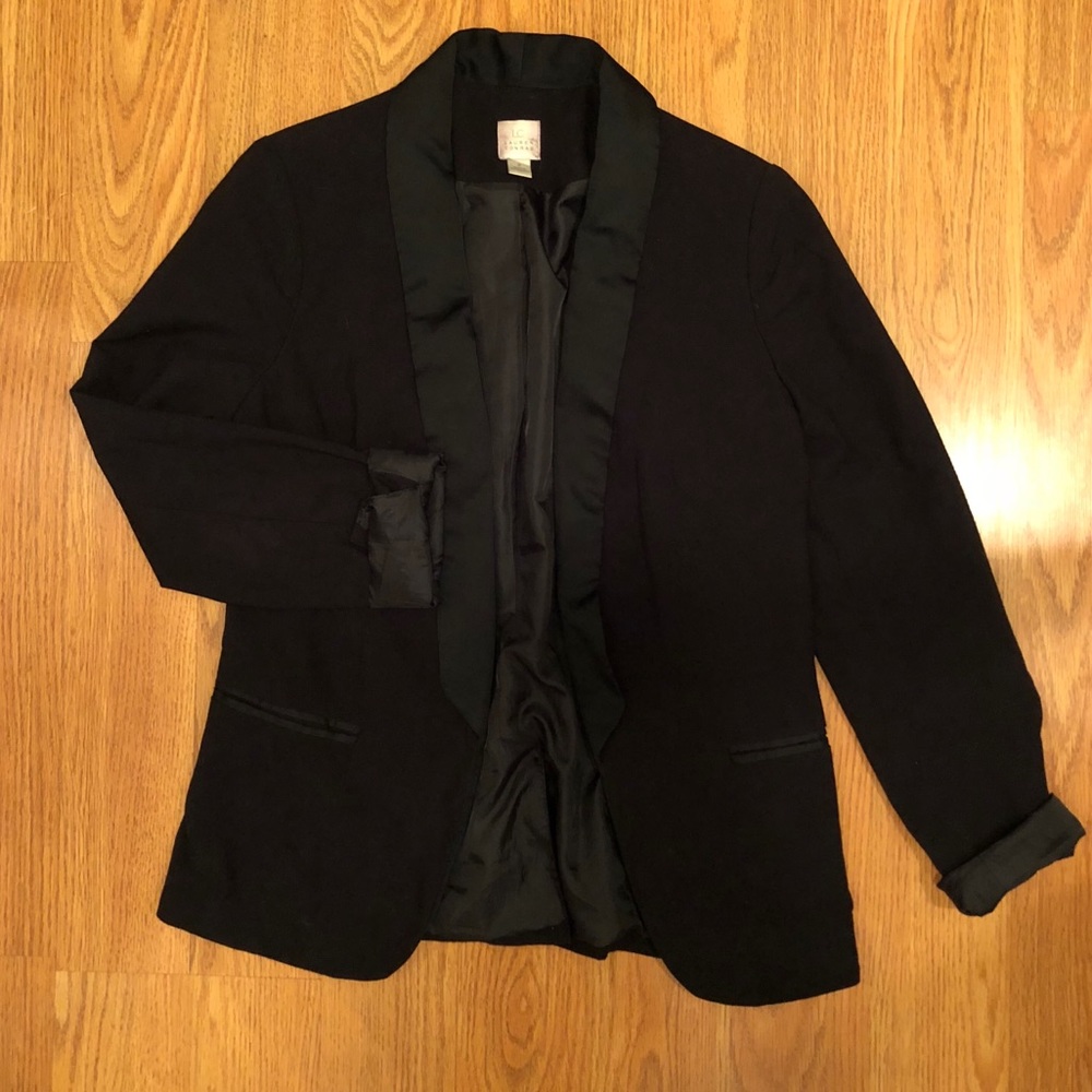 LC satin lapel blazer